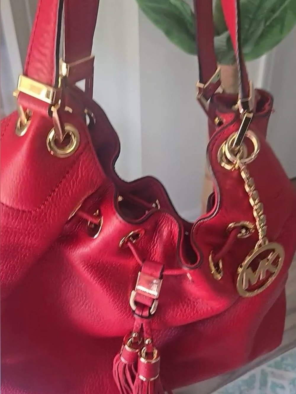 Michael Kors Red Leather Shoulder Bag with Gold Hardware like new - Picture 2 of 12